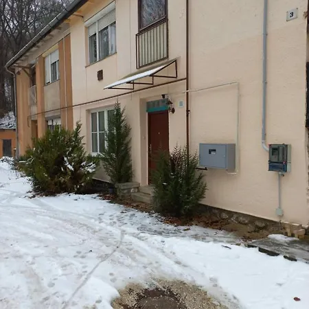 Tuender Roza Apartament *