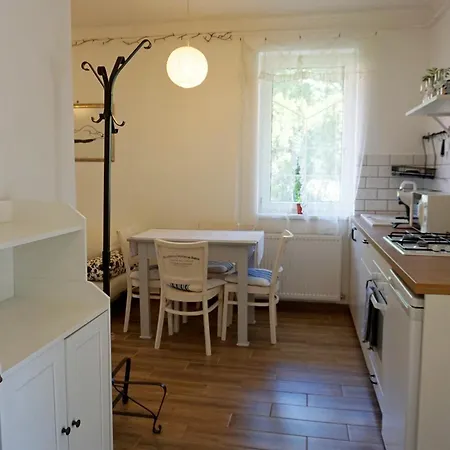 Apartament Tuender Roza *