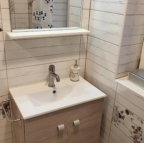 Tuender Roza Мишкольц